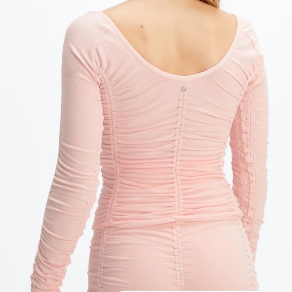 Two Fabletics tops - Picture 2 of 7